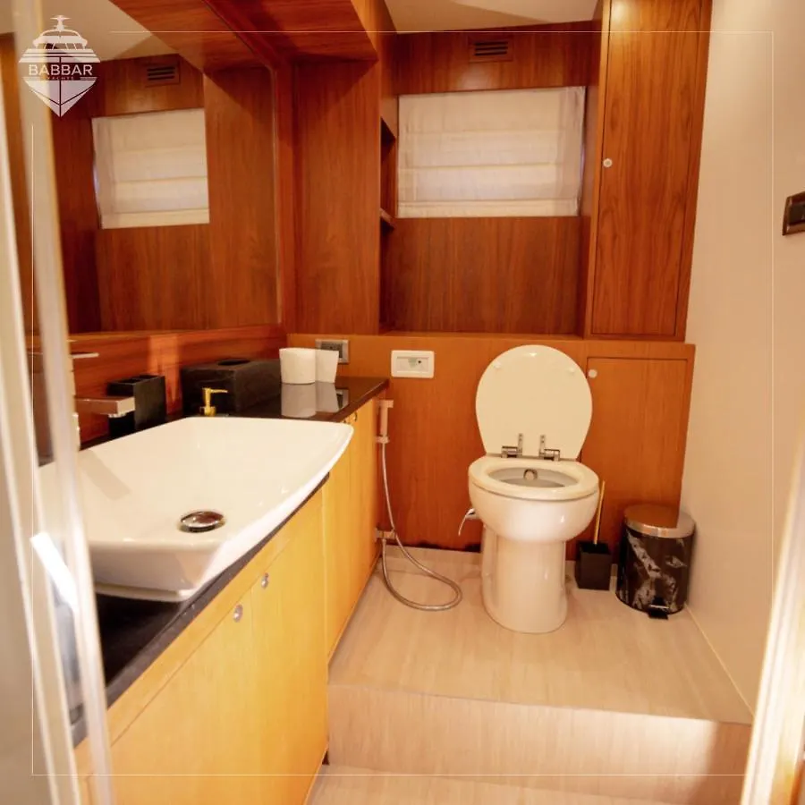 ספינת מלון מלון דובאי Babbar Yachts
